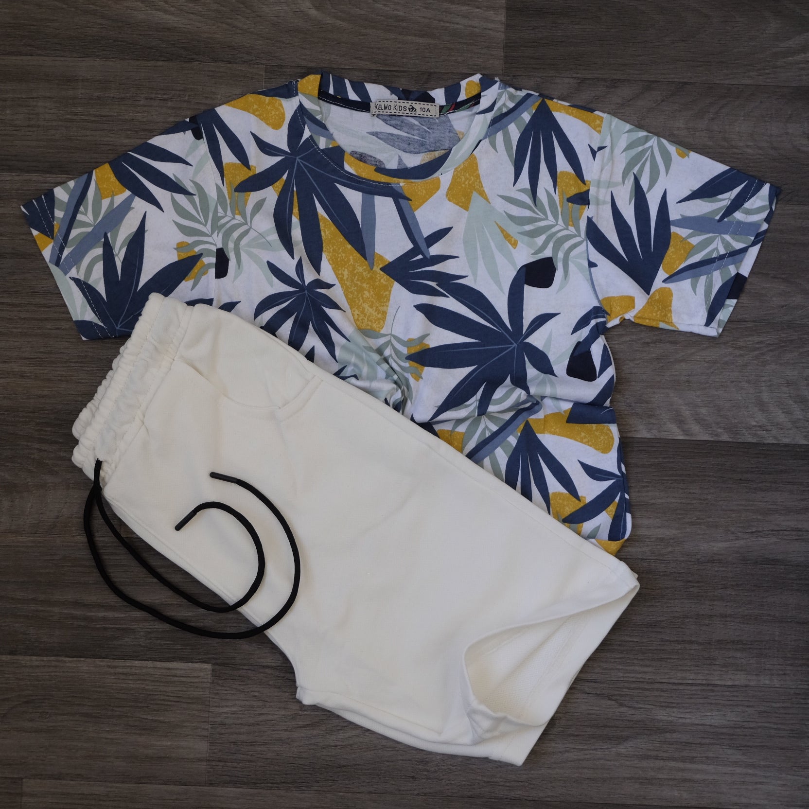 Ensemble Enfant T-shirt Imprimé Tropical et Short Jogging Beige