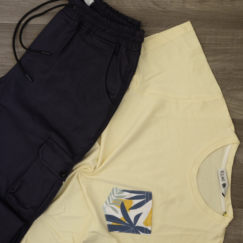 Ensemble T-shirt Jaune Hawaï et Cargo Bleu Marine