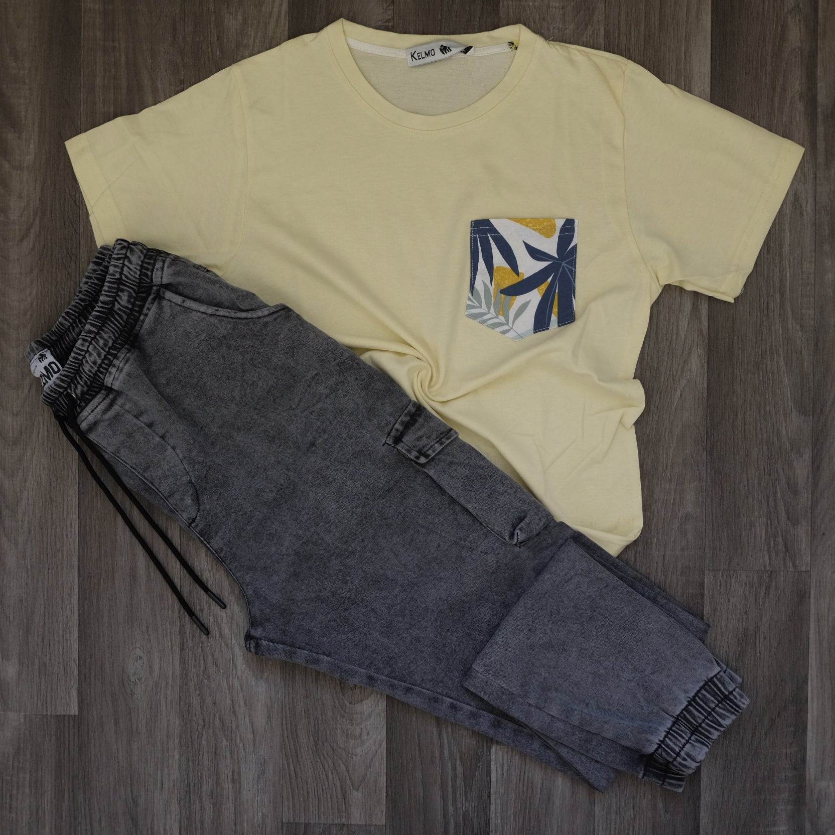 Ensemble T-shirt Jaune Hawaï et Jean Gris Délavé