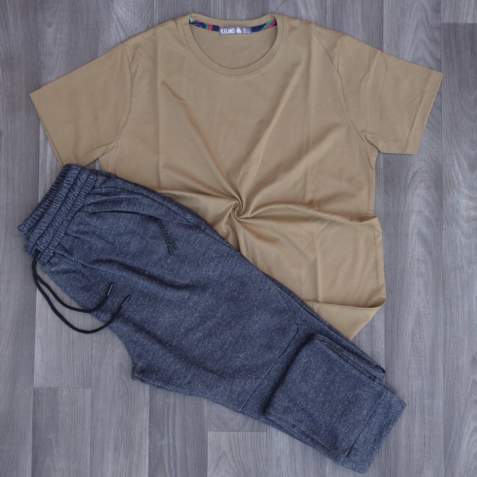 Ensemble T-shirt Kaki Clair et Jogging Bleu Chiné