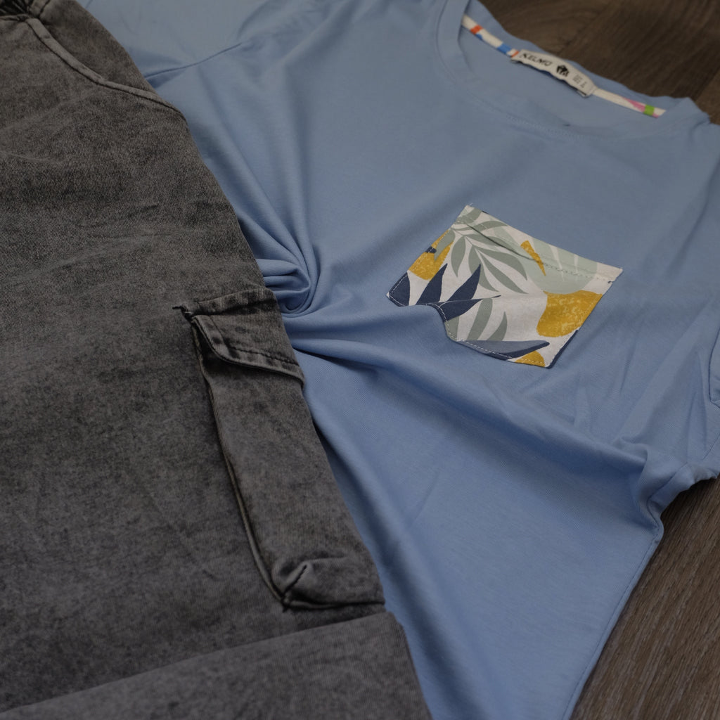 Ensemble T-shirt Bleu Ciel Hawaï et Jean Gris Délavé