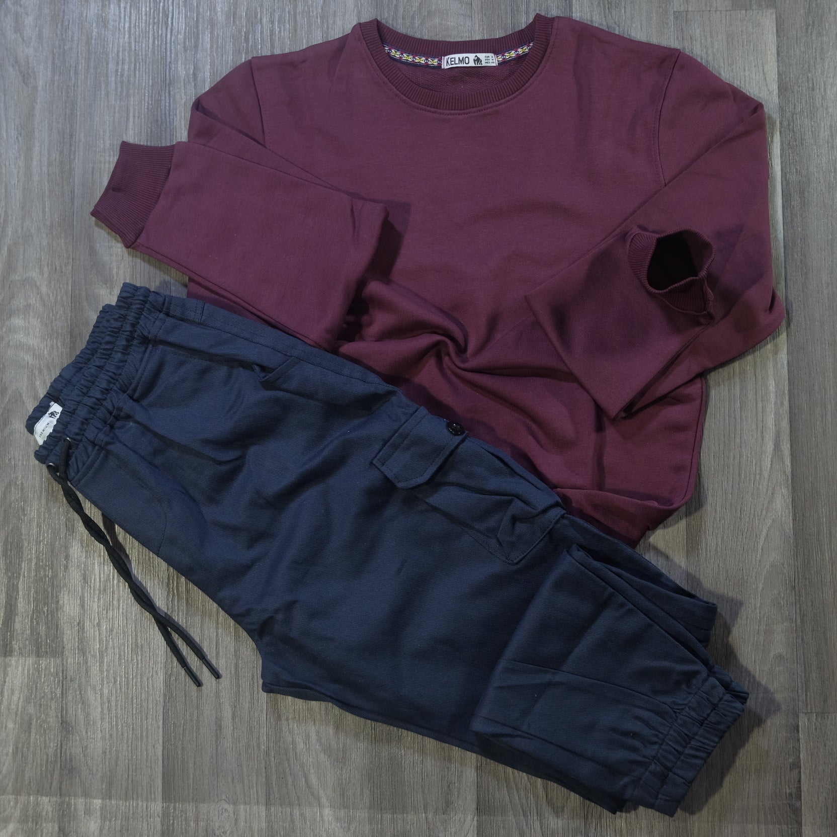 Ensemble Cargo Para Bleu Marine et Sweat Grenat
