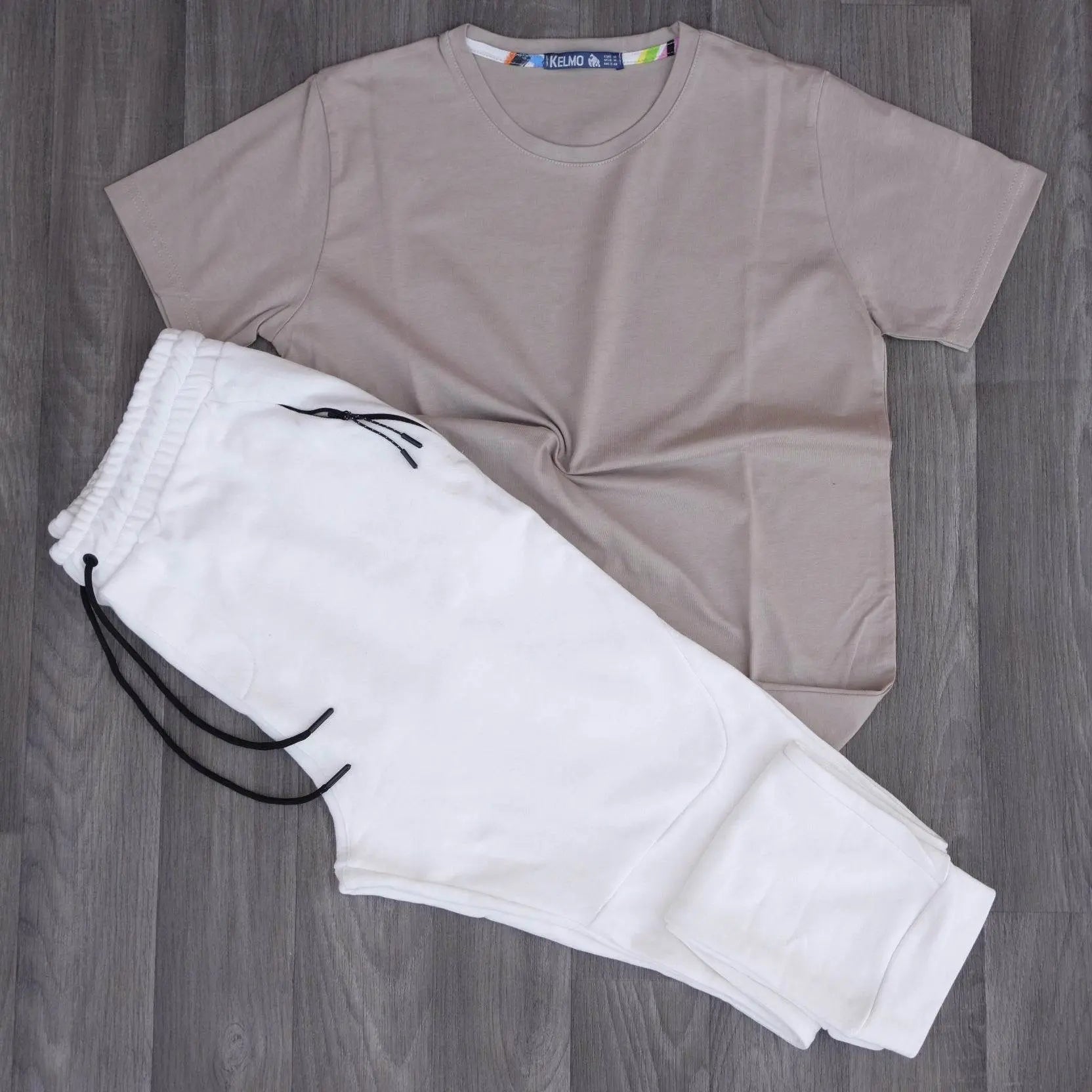 Ensemble T-shirt Taupe et Jogging Blanc