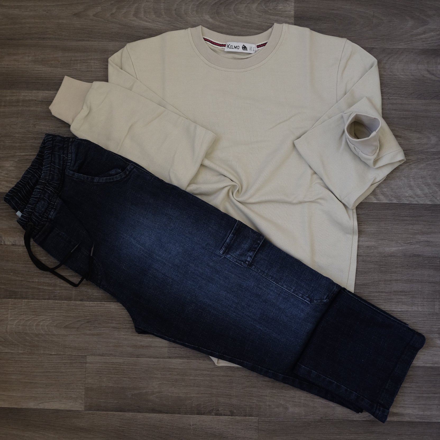 Ensemble Cargo Jeans Délavé Bleu Straight + Sweat Beige