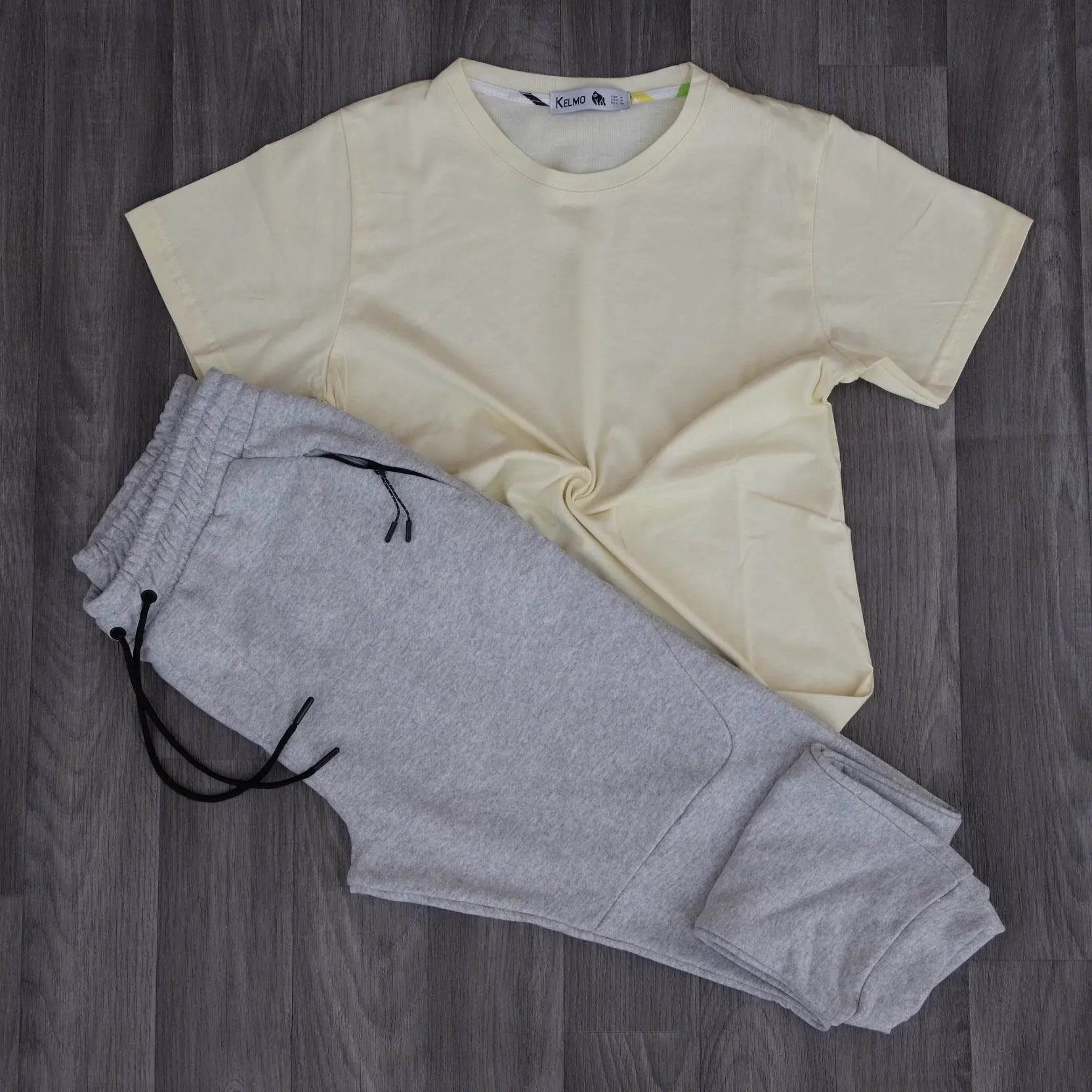 Ensemble T-shirt Jaune Pâle et Jogging Gris Chiné