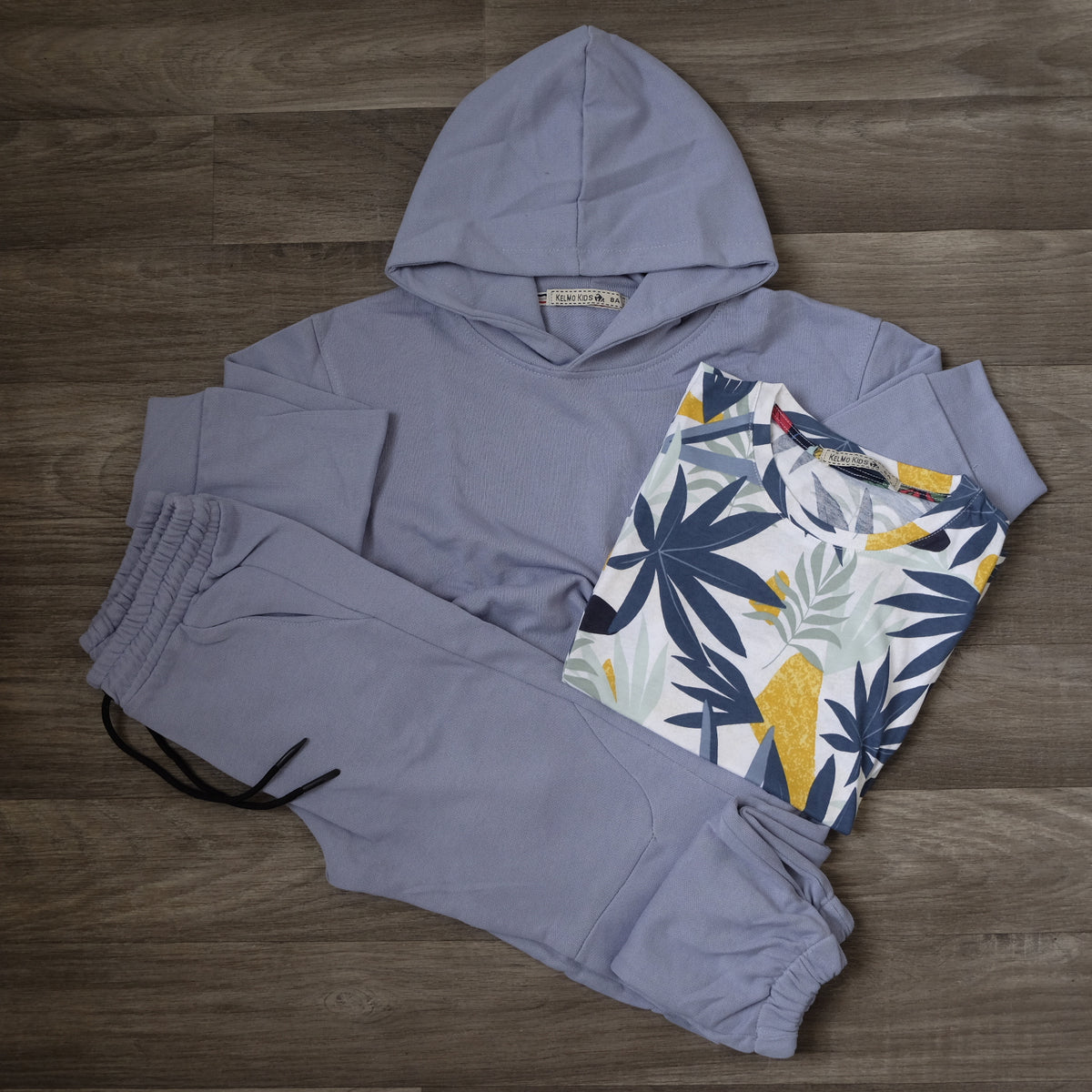 Ensemble Enfant 3 Pièces Survêtement à Capuche Bleu Ciel + T-Shirt Imprimé Tropical