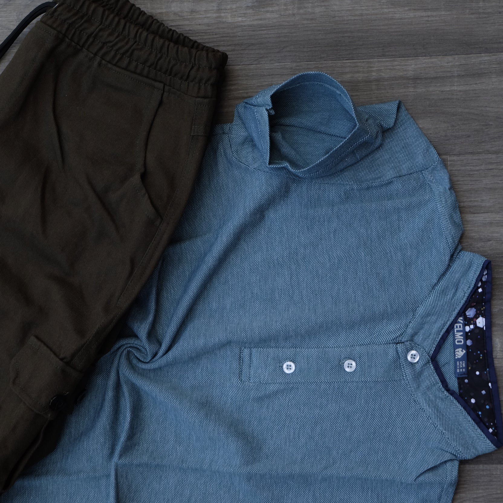 Ensemble Polo Vert Chiné et Cargo Marron