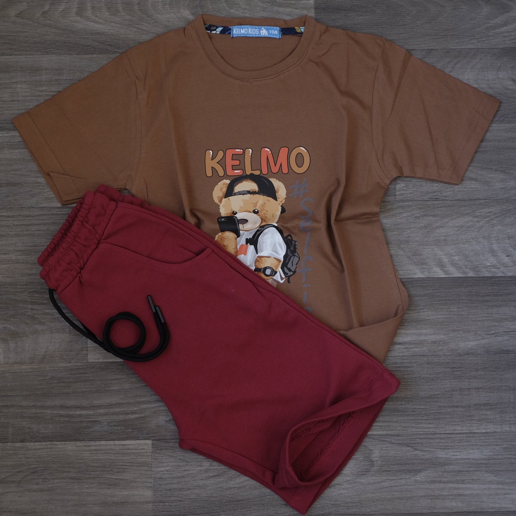 Ensemble Enfant T-shirt Camel Imprimé Ours Selfie et Short Jogging Bordeaux