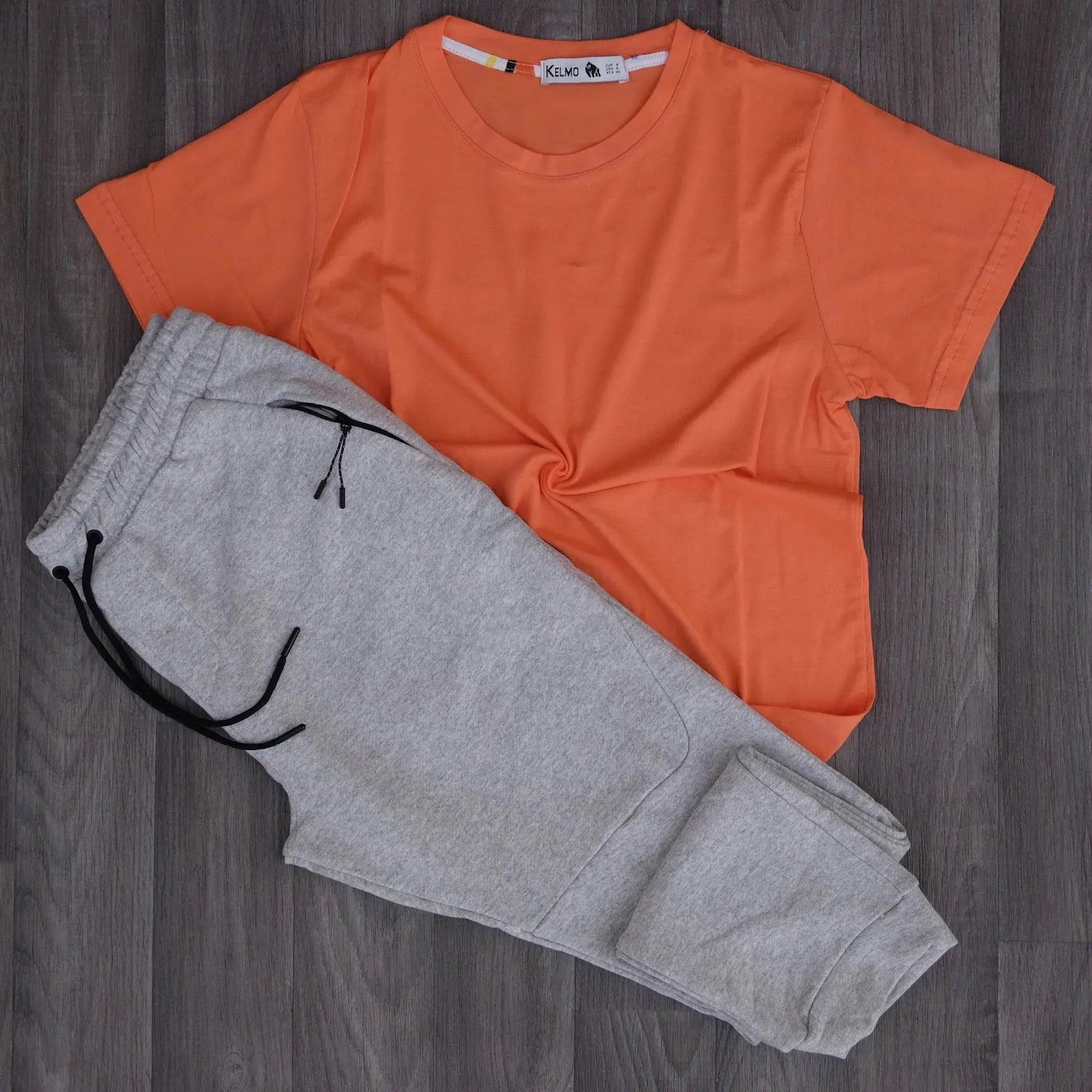 Ensemble T-shirt Orange Vif et Jogging Gris Chiné