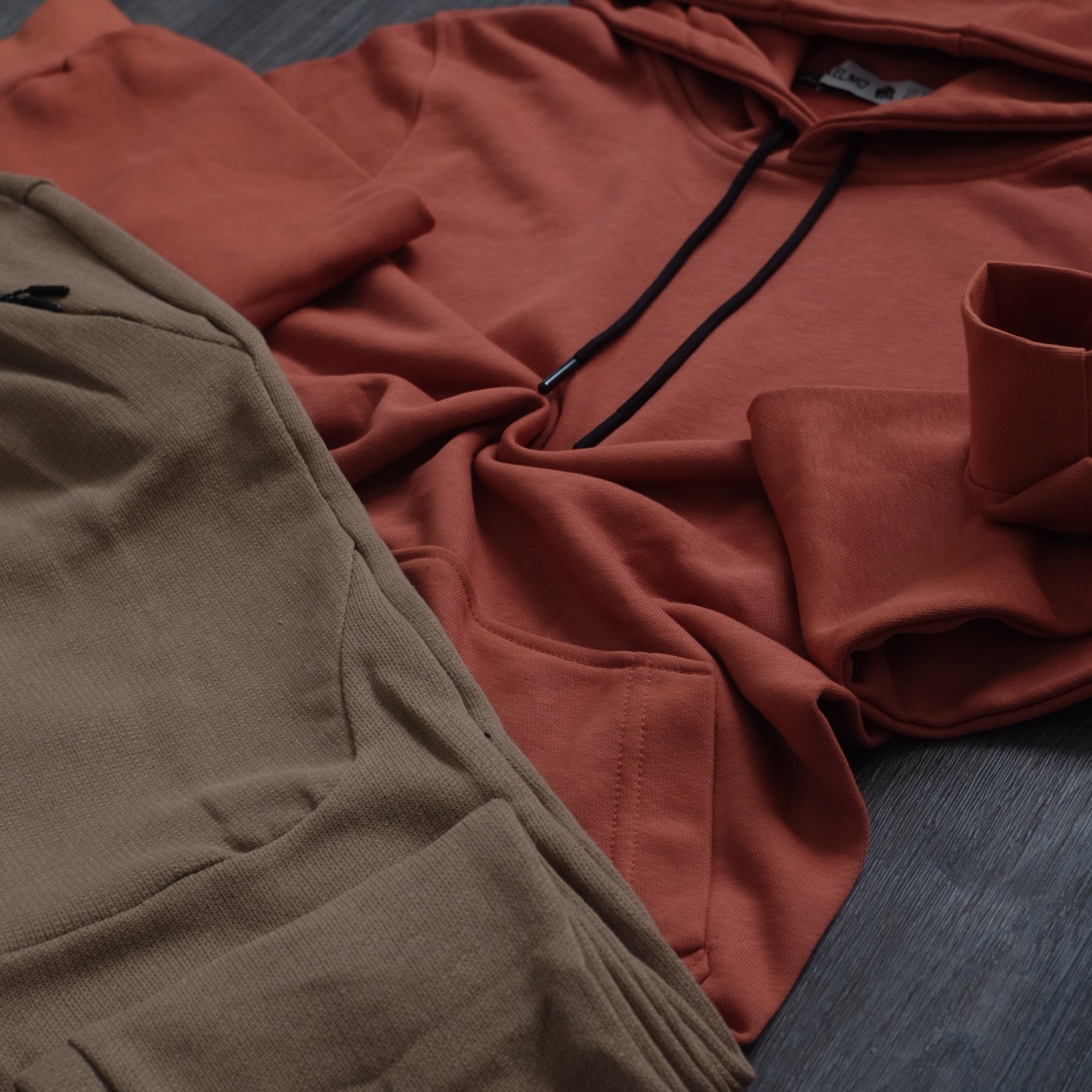 Ensemble Jogging Beige et Capuche Brique