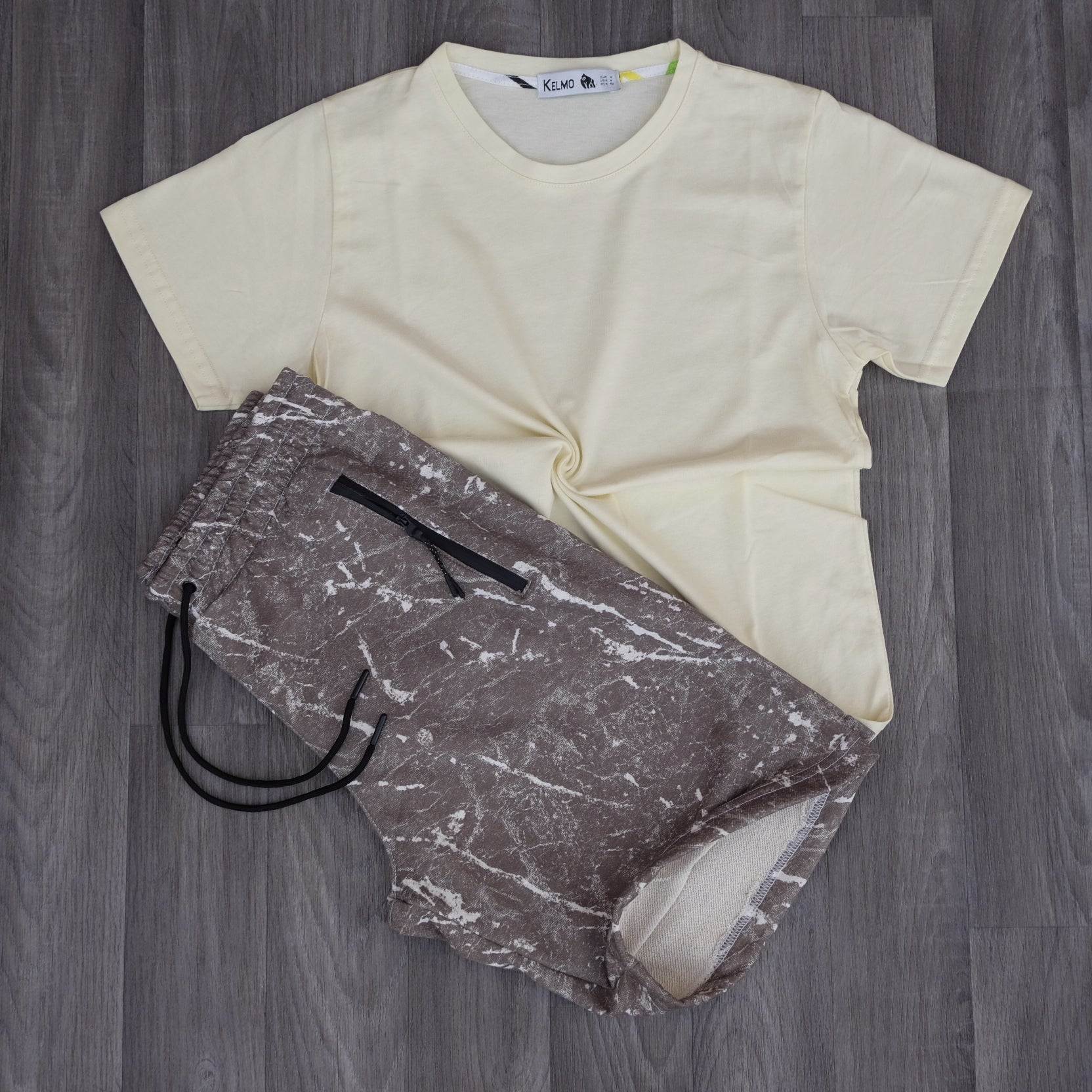 Ensemble T-shirt Jaune Pâle et Short Imprimé Marbre Marron