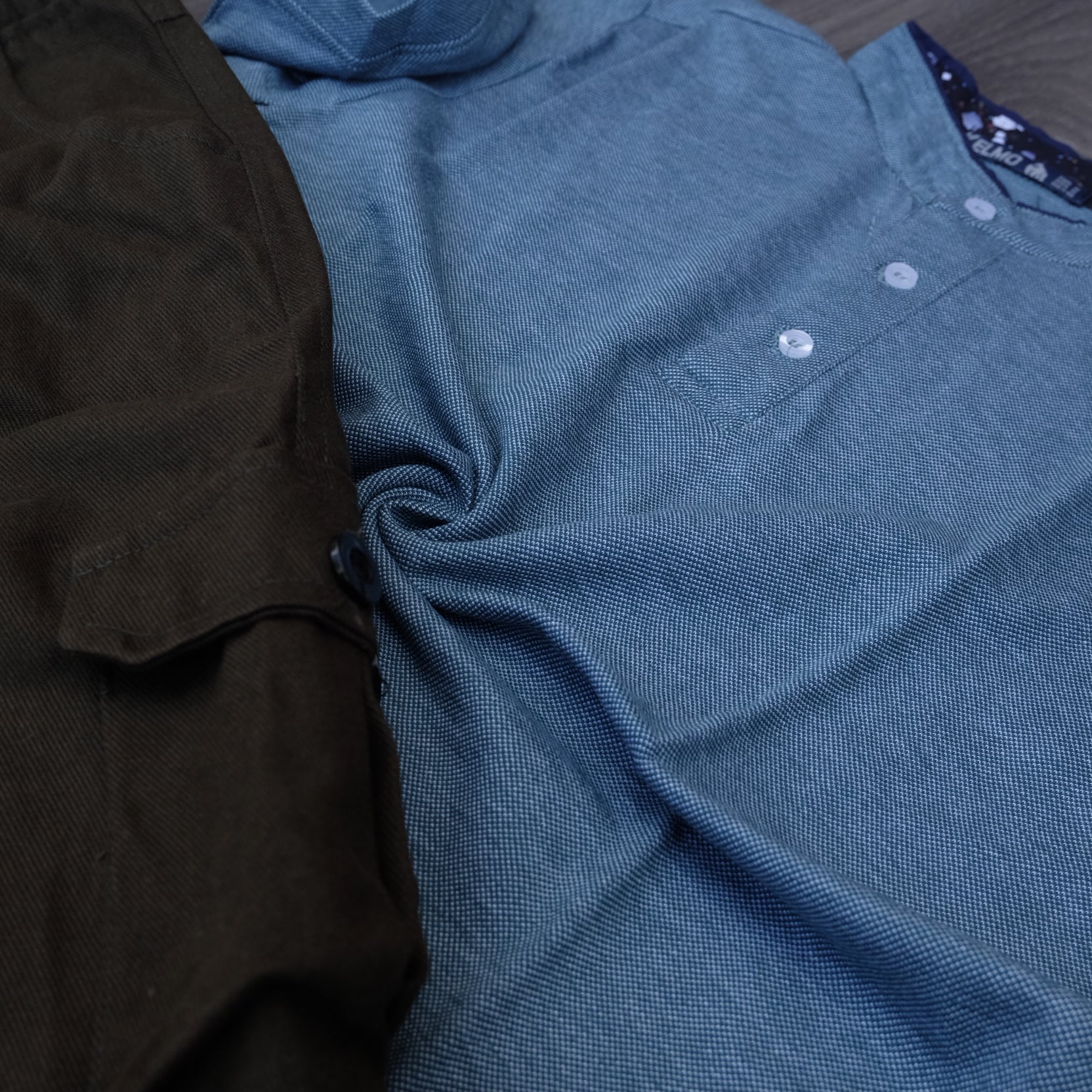 Ensemble Polo Vert Chiné et Cargo Marron