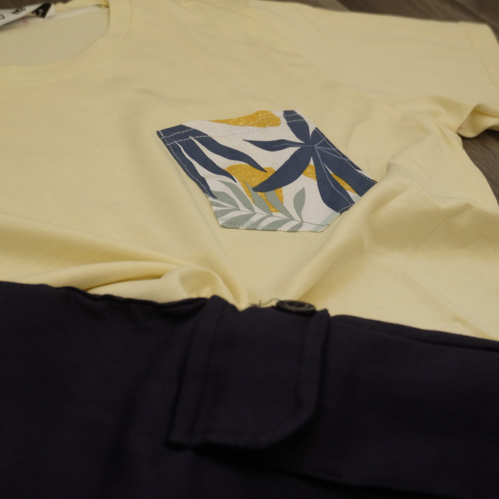 Ensemble T-shirt Jaune Hawaï et Cargo Bleu Marine