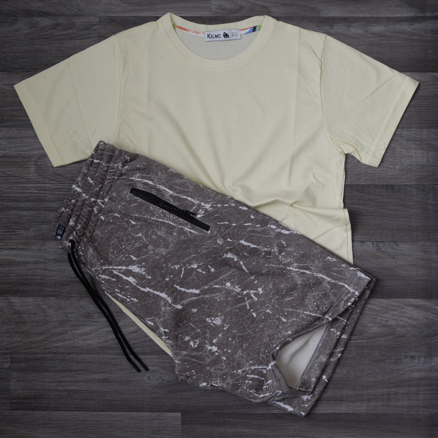 Ensemble T-shirt Jaune Pâle et Short Imprimé Marbre Gris Taupe