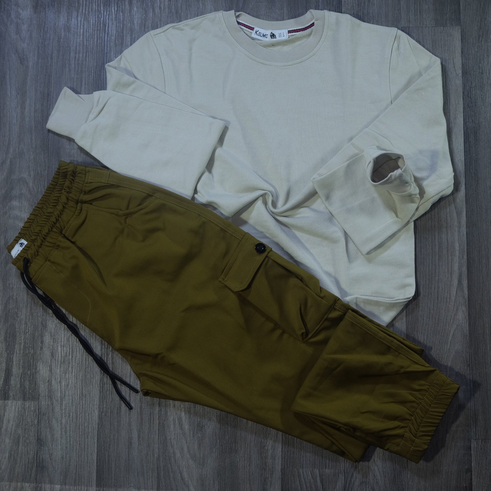 Ensemble Cargo Para Sable et Sweat Beige Clair
