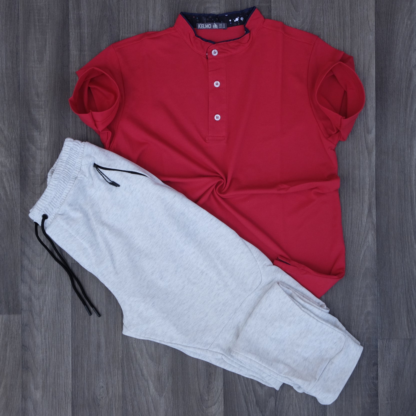 Ensemble Polo Rouge et Jogging Gris Chiné Clair