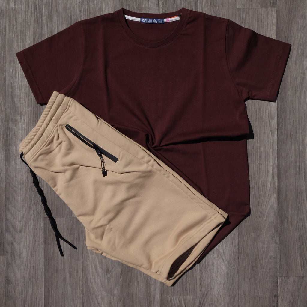 Ensemble T-Shirt Grenat et Short Beige
