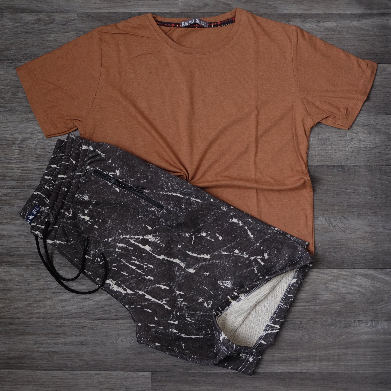 Ensemble T-shirt Rouille/Terracotta et Short Imprimé Marbre Noir