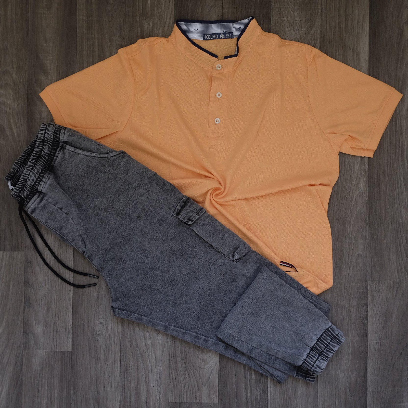 Ensemble Polo Orange Clair et Jean Gris Délavé