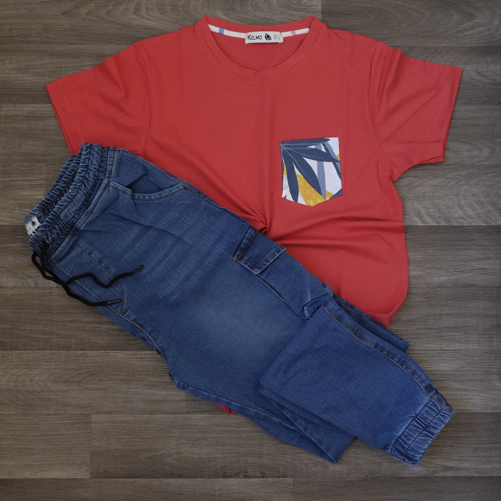 Ensemble T-shirt Rouge Hawaï + Jean Bleu Délavé