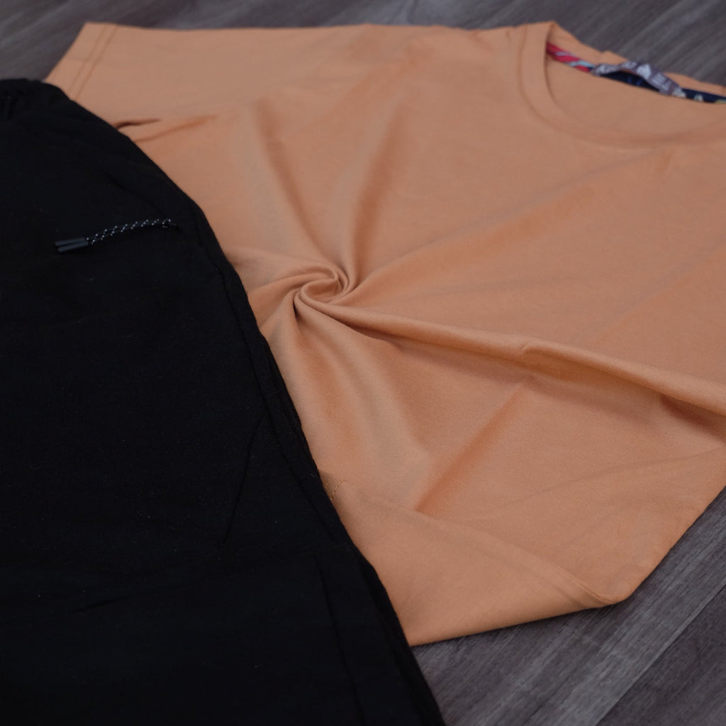 Ensemble Jogging Noir et T-Shirt Marron Clair