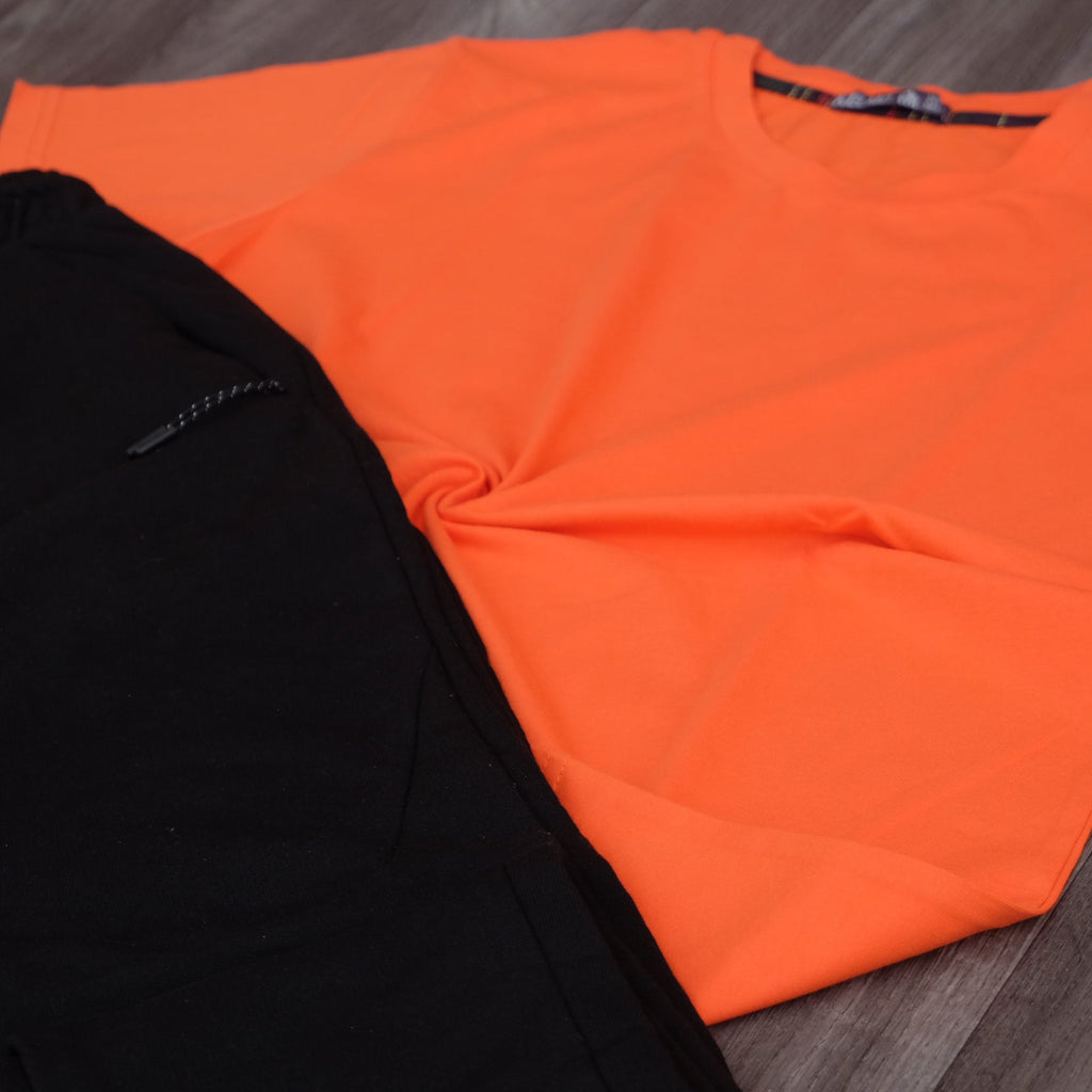 Ensemble Jogging Noir et T-Shirt Orange
