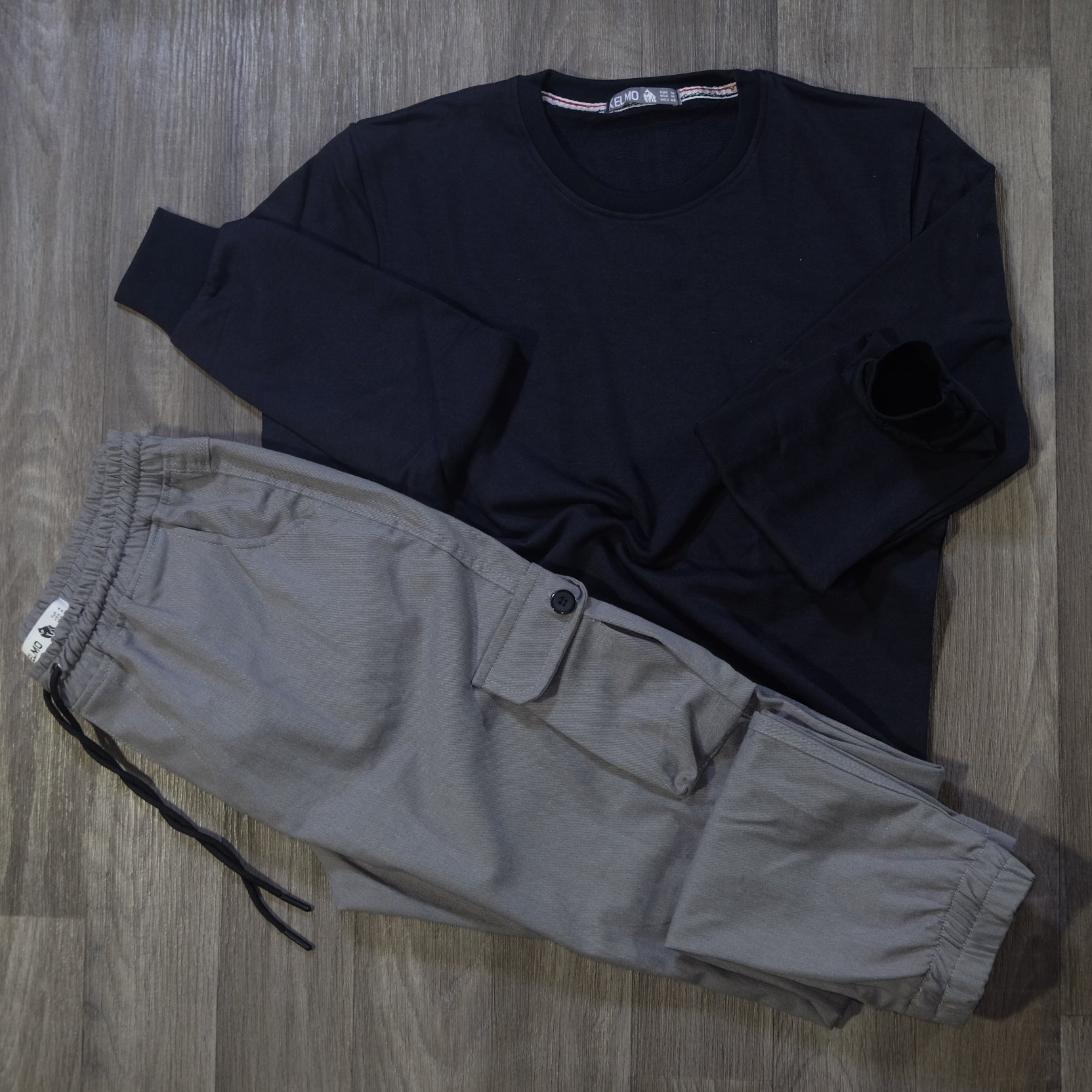 Ensemble Cargo Para Gris et Sweat Bleu Marine